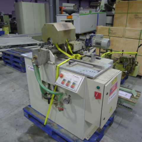 X6999 MACHINE POUR LA REALISATION DE GRAVURE SUR LES MOULURES ET PANNEAUX HIGUERAS – Image 2