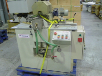 X6999 MACHINE POUR LA REALISATION DE GRAVURE SUR LES MOULURES ET PANNEAUX HIGUERAS