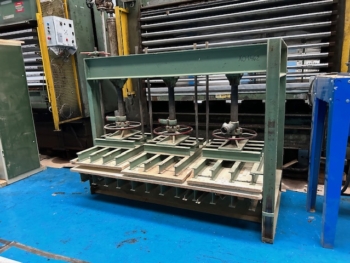 X01462 - PRESSE A FROID A VIS