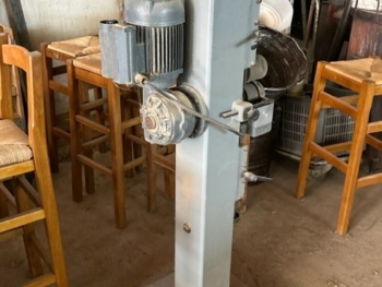 X01353 - MACHINE COMEC POUR CHAISE