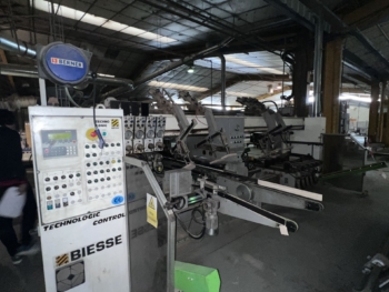 X01709 - PERCEUSE AU DEFILE AUTOMATIQUE BIESSE TYPE TECHNO LOGIC A CN