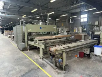 X01640 - PRESSE A PANNEAUTER CHAUFFANTE ORMA