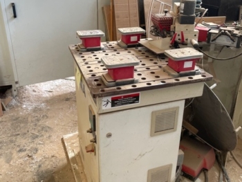 X0831 - PLAQUEUSE DE CHANT IMA