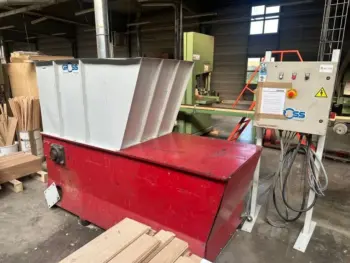 X01629 - BROYEUR A DECHETS MARQUE GROSS TYPE GAZ 82