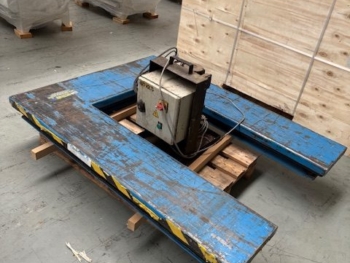 X01636E - TABLES ELEVATRICES