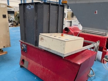 X01610 - BROYEUR A DECHETS MARQUE GROSS TYPE GAZ 62