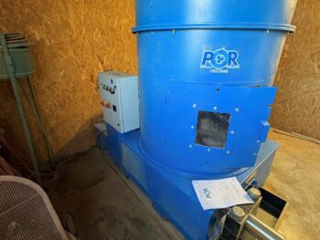 X01852 - PRESSE A BRIQUETTES MARQUE POR TYPE M6