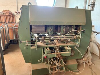 X01888 - MORTAISEUSE FABRICATION DE CHAISES